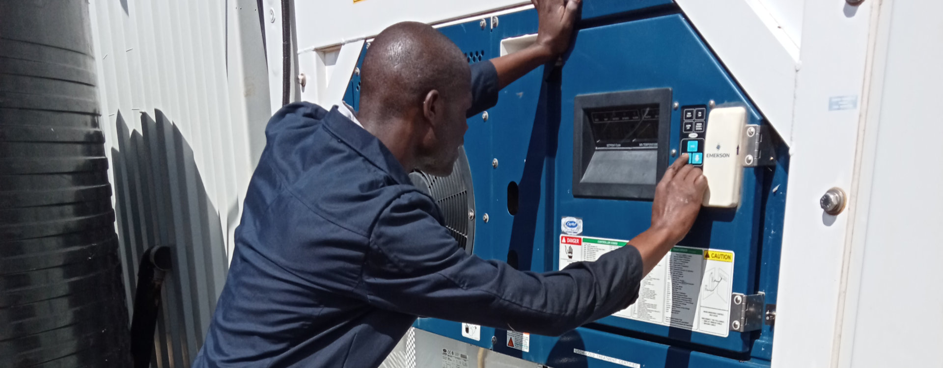 Setting temperature on reefer genset